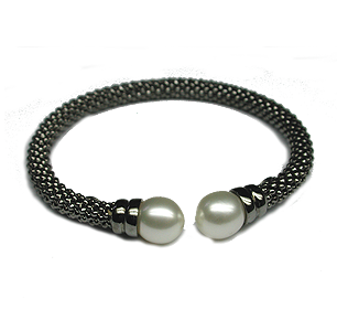 Oxidised Mesh Pearl Bangle